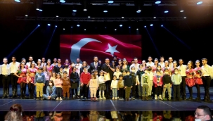 BEŞİKTAŞ'TA ANADOLU ATEŞİ ÖĞRETMENLER İÇİN SAHNE ALDI