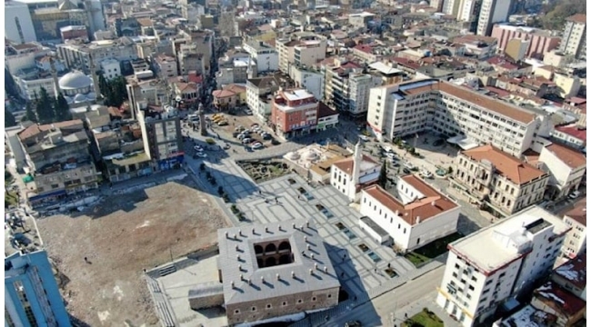 Belediye hizmet binasını yıkıp yerine iş yerleri yapacaklar