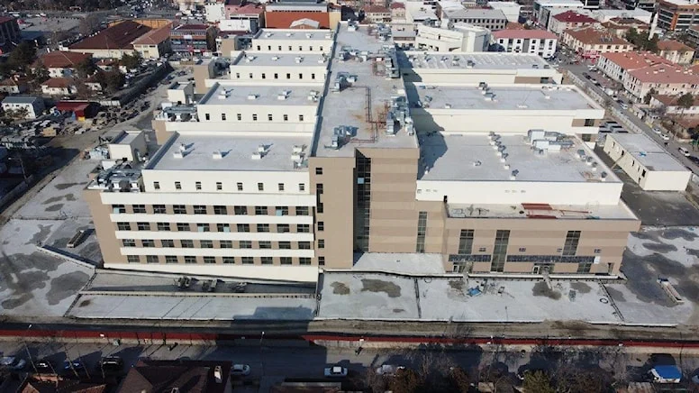 Hastanenin tamamlama ihalesi aynı firmaya tamamının iki katına verildi