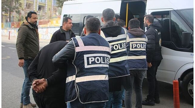 Kargo dolandırıcılarına eşzamanlı operasyon aralarında Avukat'larda var !