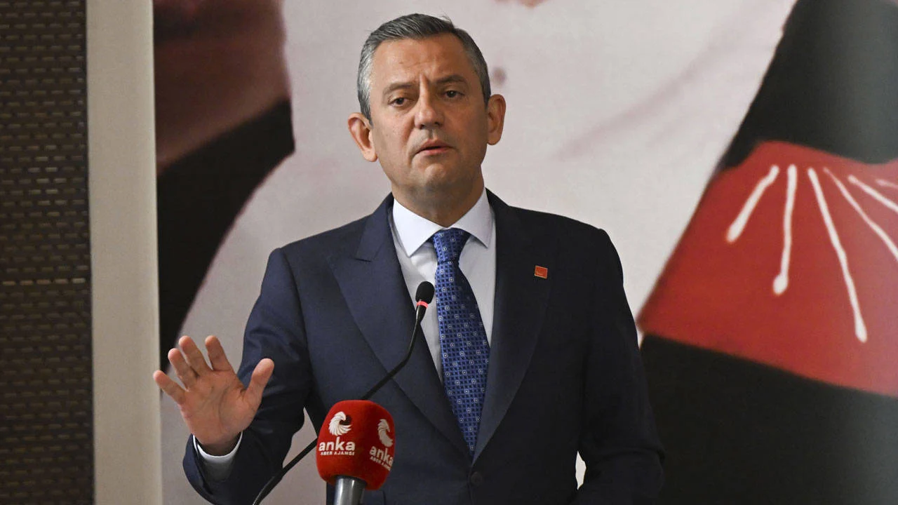 Özgür Özel: CHP'nin aday sorunu yok, esas AK Parti'nin adayı kim?