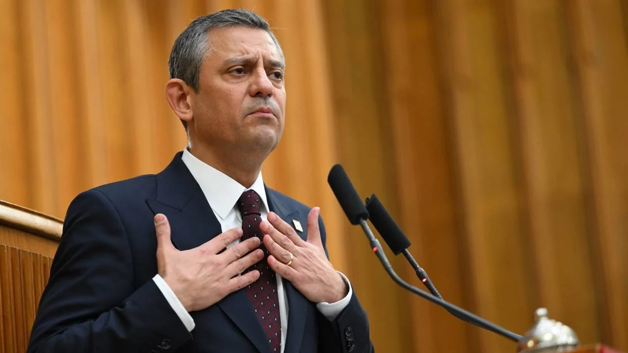 Özgür Özel'den Kartalkaya açıklaması: 5 soru yöneltti