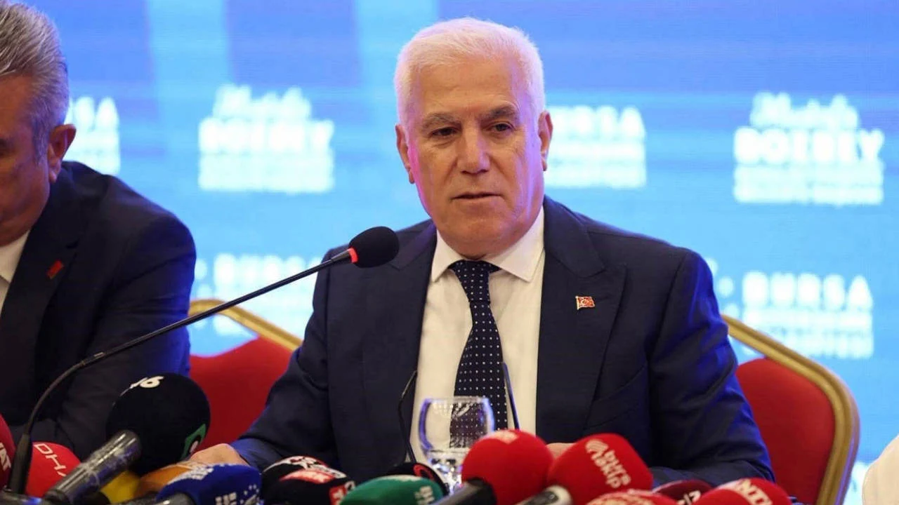 Bursa Büyükşehir Belediye Başkanı Mustafa Bozbey ve aile üyeleri dahil 55 kişi gözaltında
